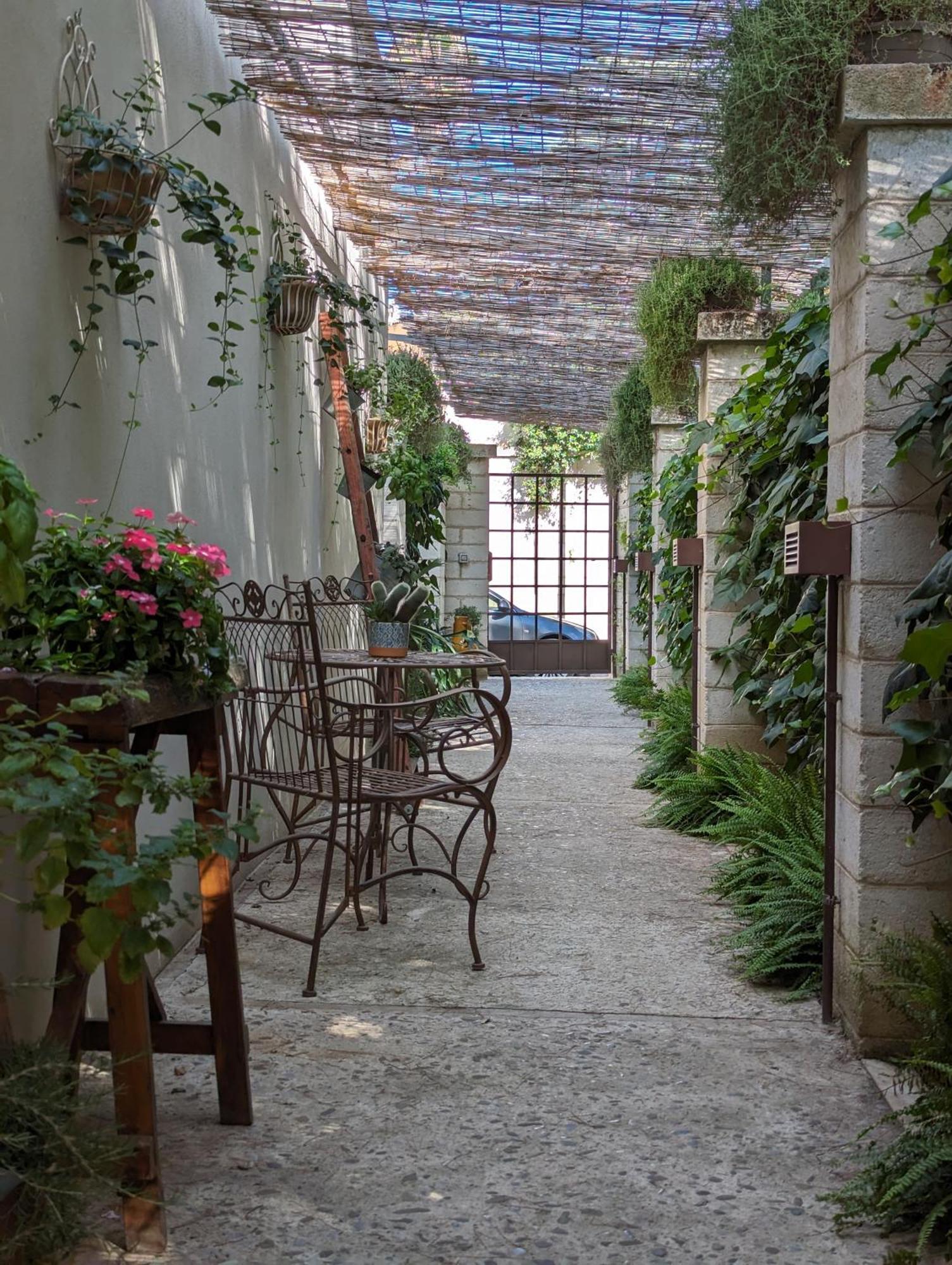 Bed and Breakfast Borgo San Gaetano Бернальда Экстерьер фото